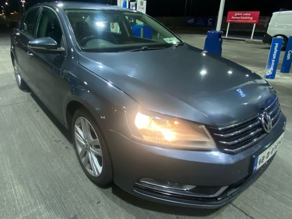 Volkswagen Passat Saloon, Diesel, 2012, Grey