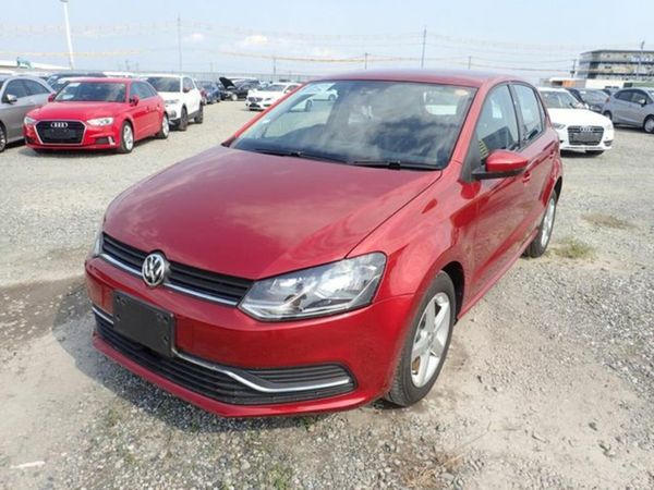 Volkswagen Polo Hatchback, Petrol, 2015, Red