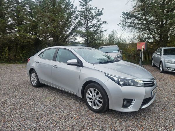 Toyota Corolla Saloon, Petrol, 2016, Silver