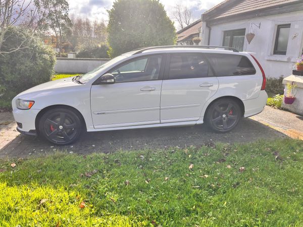 Volvo V50 Estate, Diesel, 2011, White