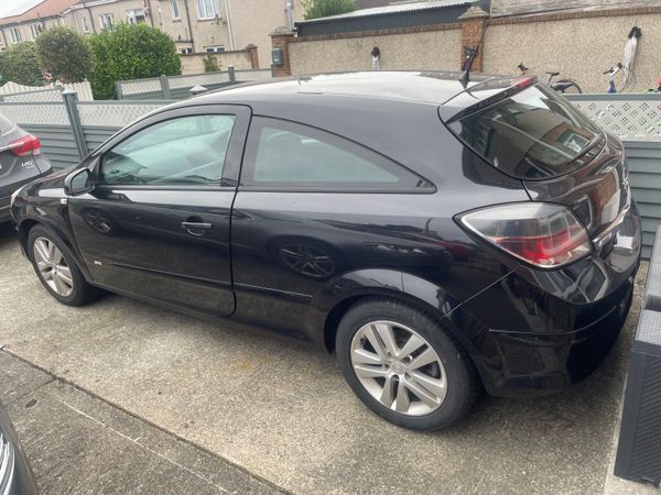 Opel Astra Hatchback, Petrol, 2008, Black