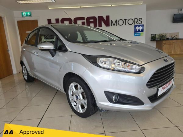 Ford Fiesta Hatchback, Petrol, 2015, Silver