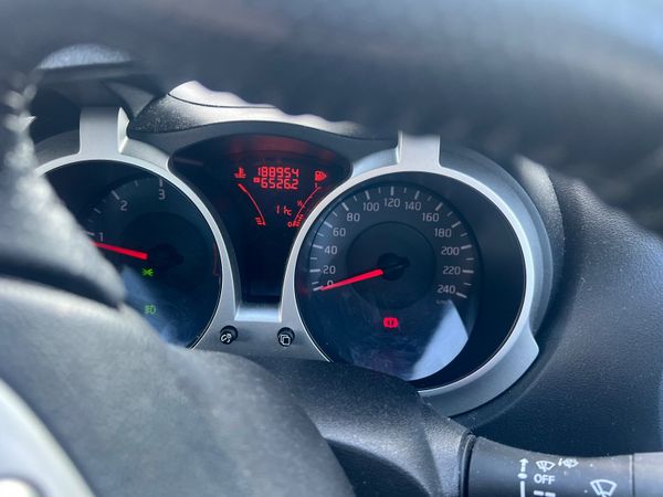 Nissan Juke SUV, Diesel, 2013, Grey