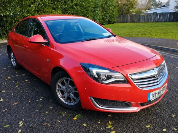 Vauxhall Insignia Hatchback, Diesel, 2014, Red