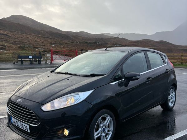 Ford Fiesta Hatchback, Petrol, 2014, Black