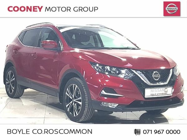 Nissan Qashqai MPV, Petrol, 2020, Red
