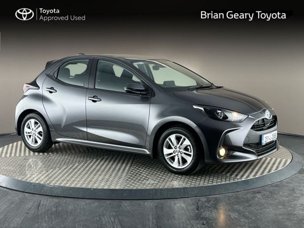 Toyota Yaris Hatchback, Petrol Hybrid, 2025, Grey