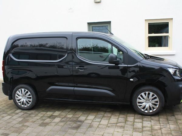 Peugeot Partner MPV, Diesel, 2021, Black