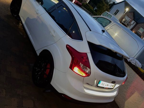 Ford Focus Hatchback, Diesel, 2012, White