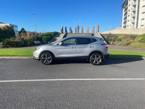 Nissan Qashqai Hatchback, Diesel, 2016, Silver