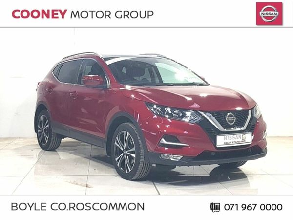 Nissan Qashqai MPV, Petrol, 2020, Red