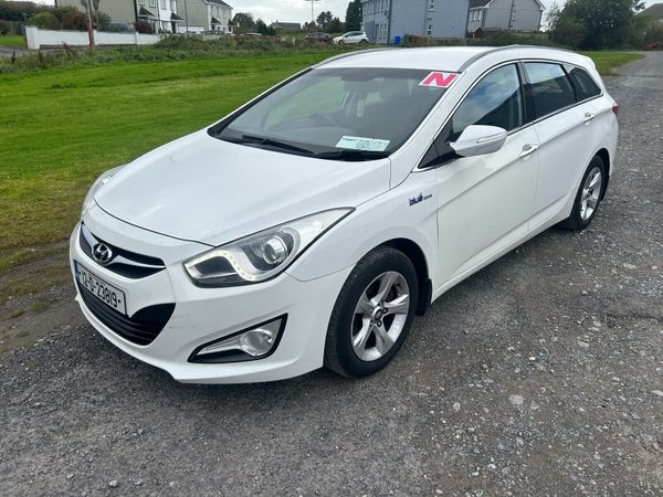 Hyundai i40 Estate/Jeep, Diesel, 2012, White
