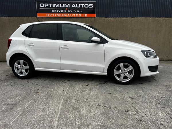 Volkswagen Polo Hatchback, Petrol, 2014, White