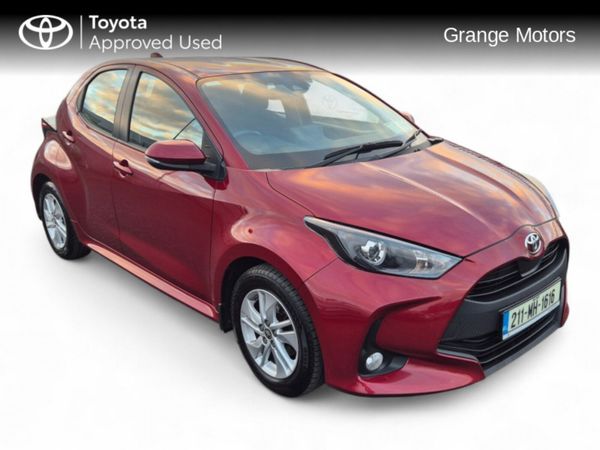 Toyota Yaris Hatchback, Petrol, 2021, Red