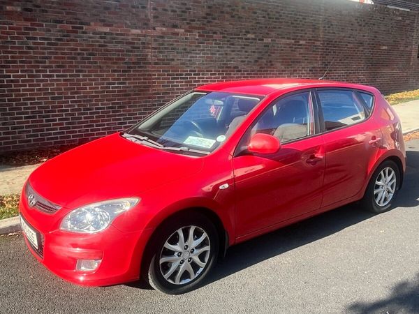 Hyundai i30 Hatchback, Petrol, 2008, Red