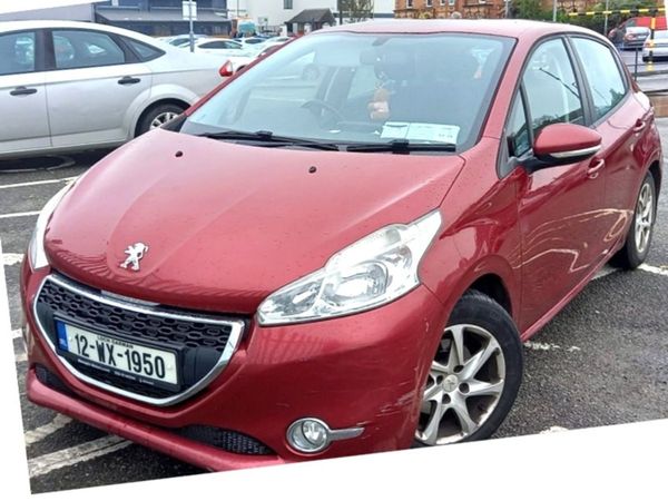 Peugeot 208 Hatchback, Diesel, 2012, Red