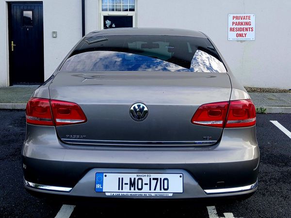 Volkswagen Passat Saloon, Diesel, 2011, Brown
