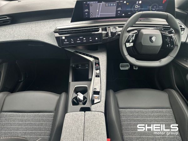 Peugeot 3008 MPV, Petrol, 2025, Black
