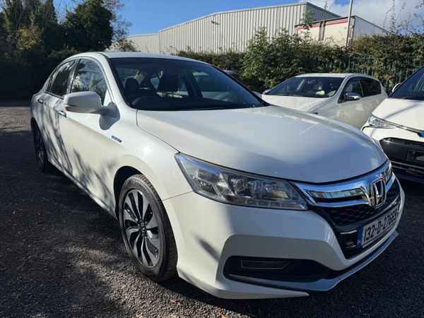 Honda Accord Saloon, Petrol Hybrid, 2013, White
