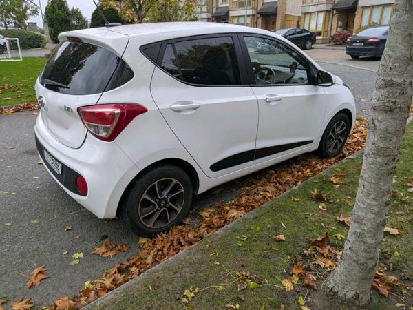 Hyundai i10 Hatchback, Petrol, 2017, White