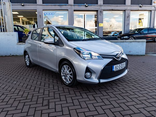 Toyota Yaris Hatchback, Petrol, 2015, Silver