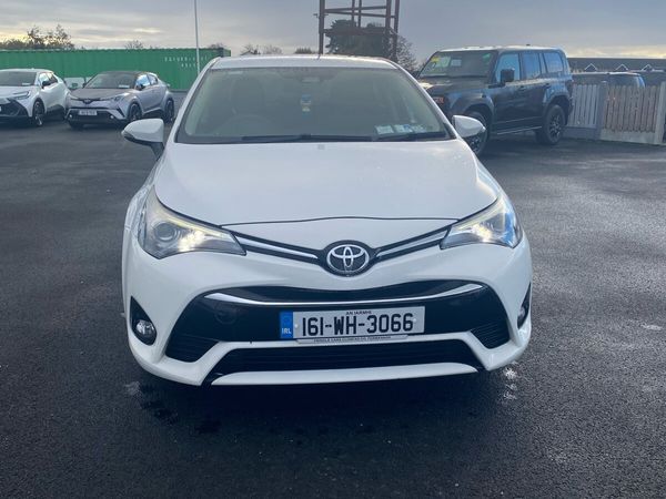 Toyota Avensis Saloon, Diesel, 2016, White