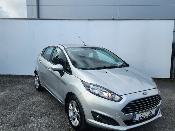 Ford Fiesta Hatchback, Petrol, 2013, Silver