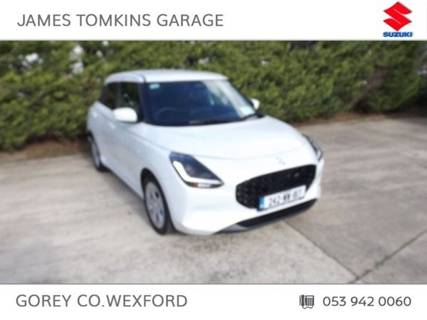 Suzuki Swift Hatchback, Petrol Hybrid, 2024, White