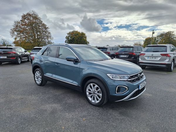 Volkswagen T-Roc SUV, Petrol, 2023, Blue
