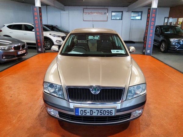 Skoda Octavia Hatchback, Petrol, 2005, Beige