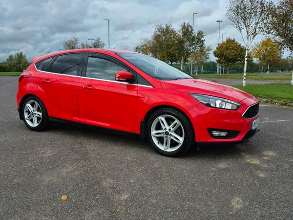 Ford Focus Hatchback, Diesel, 2015, Red