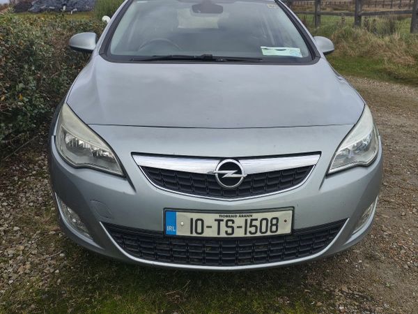 Opel Astra Hatchback, Diesel, 2010, Grey