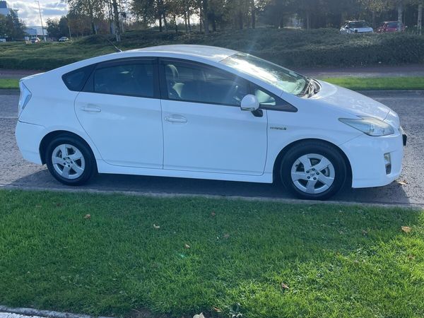 Toyota Prius Hatchback, Petrol Hybrid, 2012, White