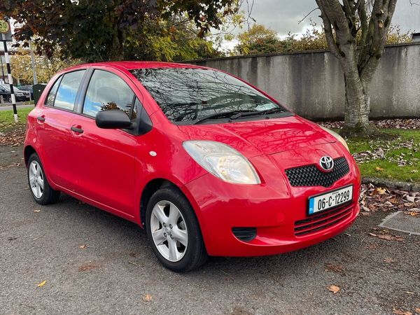 Toyota Yaris Hatchback, Petrol, 2006, Red