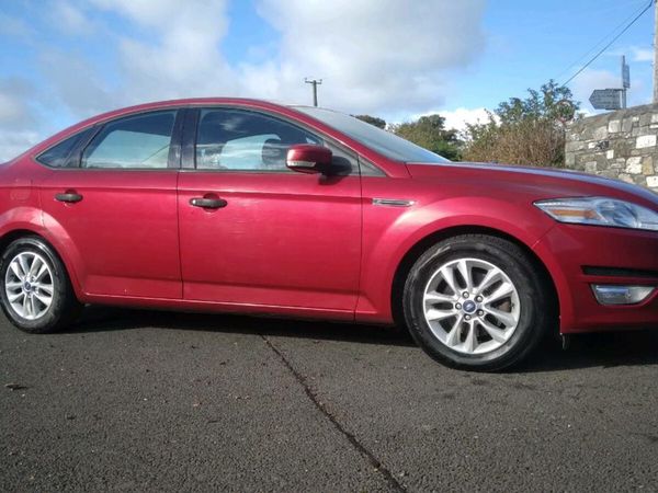 Ford Mondeo Saloon, Diesel, 2014, Red