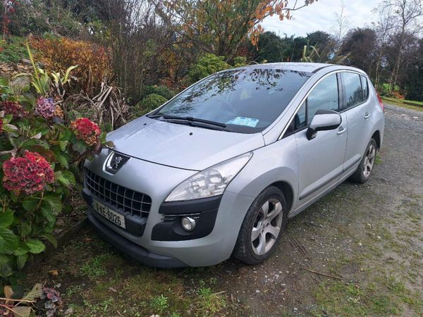 Peugeot 3008 MPV, Diesel, 2011, Silver