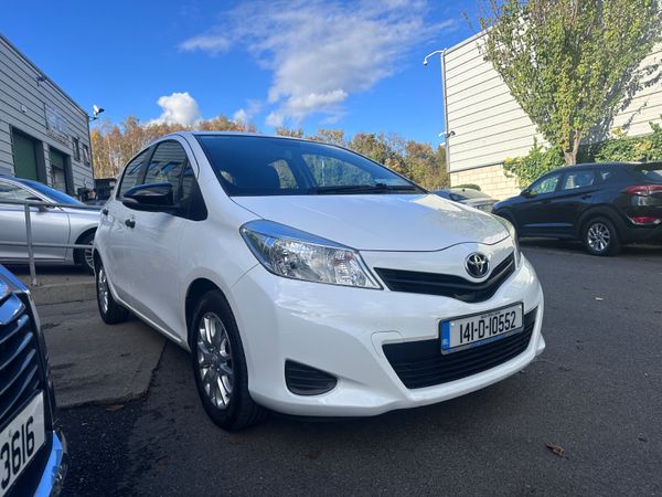 Toyota Yaris Hatchback, Petrol, 2014, White
