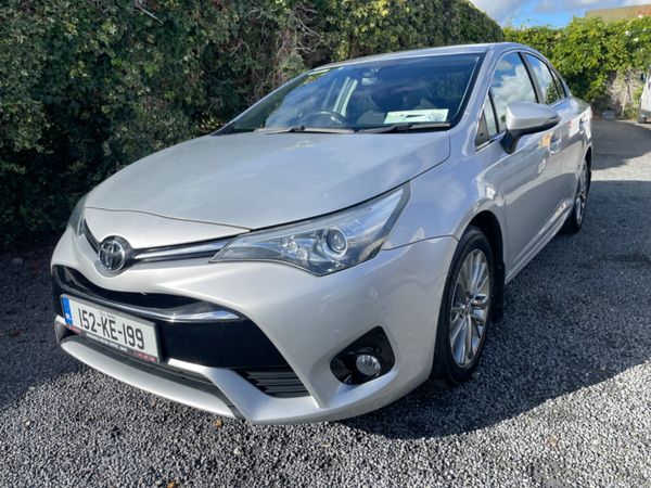 Toyota Avensis Saloon, Diesel, 2015, Silver