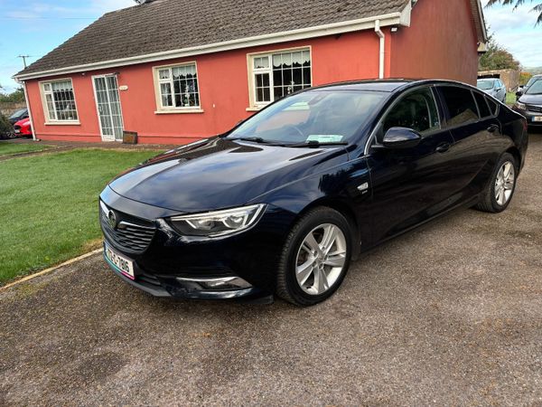 Vauxhall Insignia Hatchback, Diesel, 2017, Blue