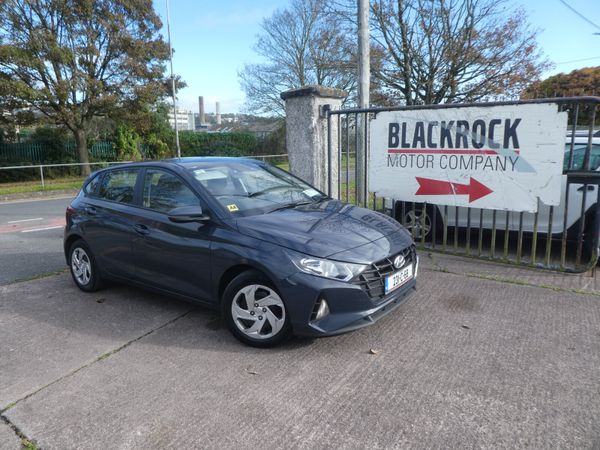 Hyundai i20 Hatchback, Petrol, 2023, Grey