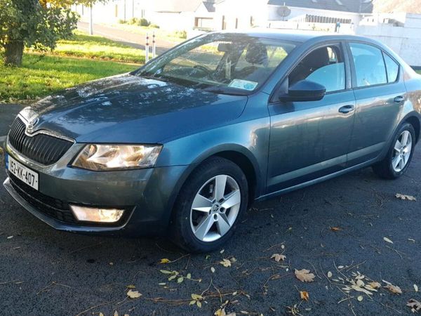 Skoda Octavia Saloon, Diesel, 2015, Grey