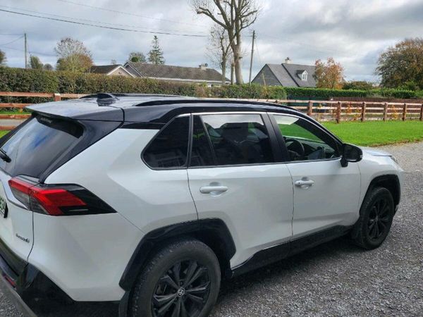 Toyota RAV4 SUV, Petrol Hybrid, 2024, White