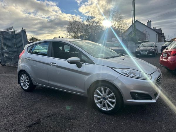 Ford Fiesta Hatchback, Petrol, 2017, Grey