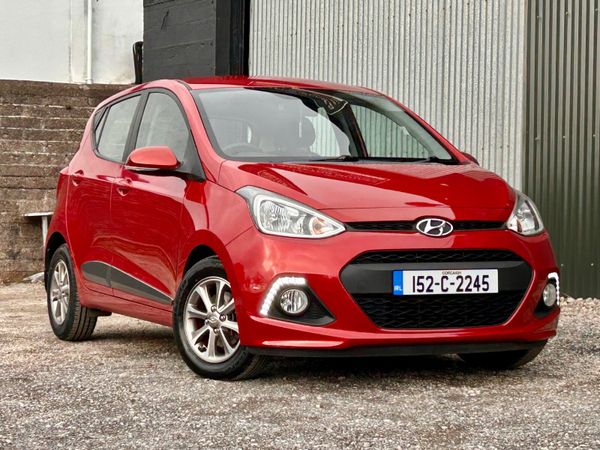 Hyundai i10 Hatchback, Petrol, 2015, Red