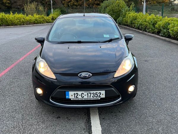 Ford Fiesta Hatchback, Petrol, 2012, Black
