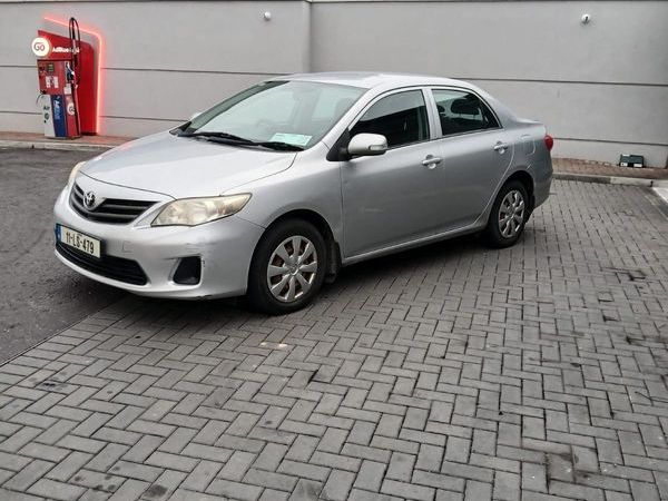 Toyota Corolla Saloon, Diesel, 2011, Silver