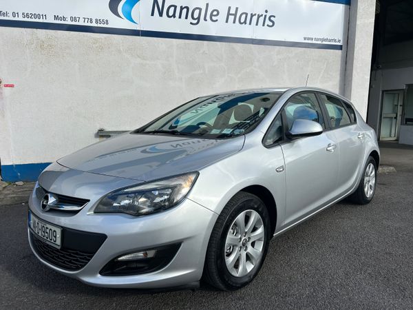 Opel Astra Hatchback, Diesel, 2014, Silver