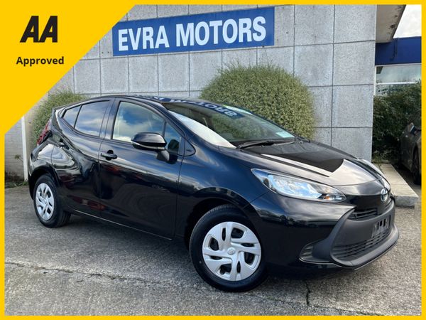 Toyota Aqua Hatchback, Petrol Hybrid, 2021, Black
