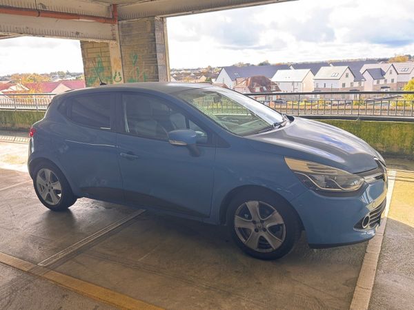 Renault Clio Hatchback, Petrol, 2015, Blue