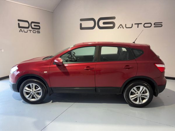 Nissan Qashqai MPV, Diesel, 2011, Red